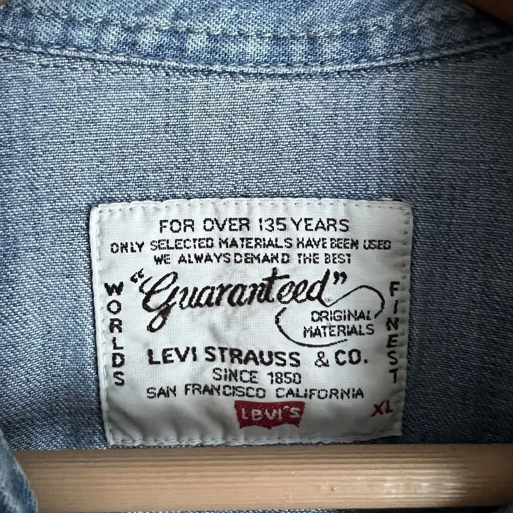 Vintage 90s Levi's Men's Denim Western Snap Shirt Cowboy Americana XL